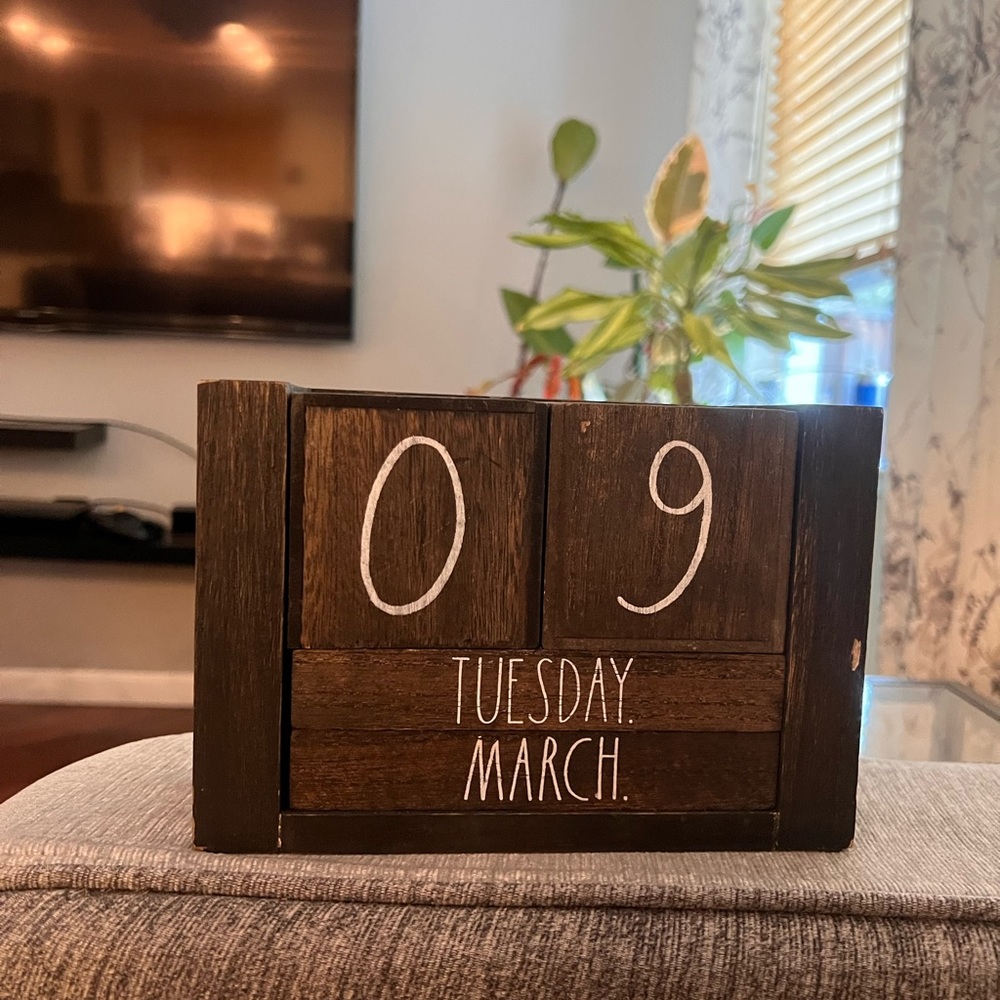 Rae Dunn calendar